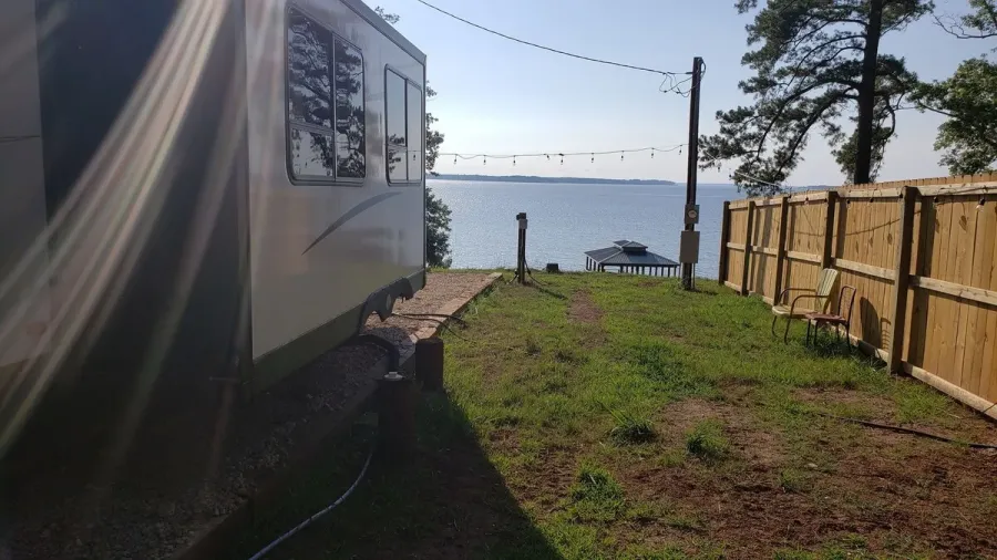 Located direction on Toledo Bend Lakefront, it is the best rv slot. Located direction on Toledo Bend Lakefront, it is the best rv slot.