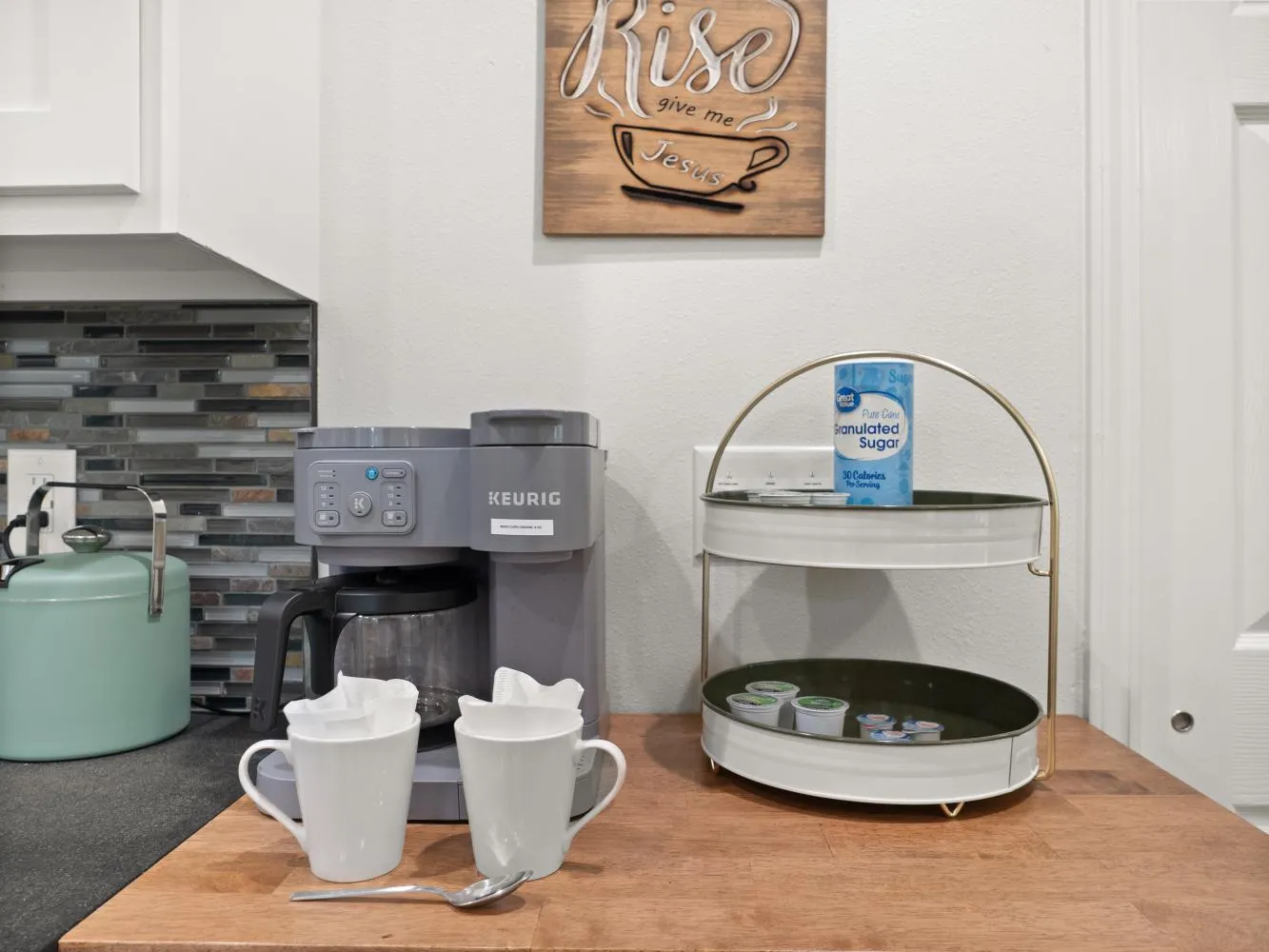 Make both traditional and Keurig coffee at the coffee bar.