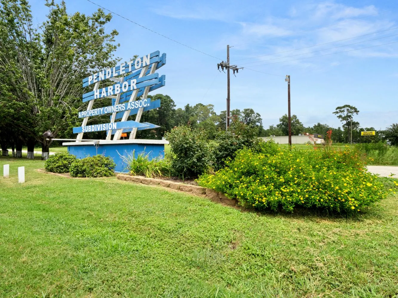 Peacefull Pines Bungalow is part of the Pendleton Harbor Community.